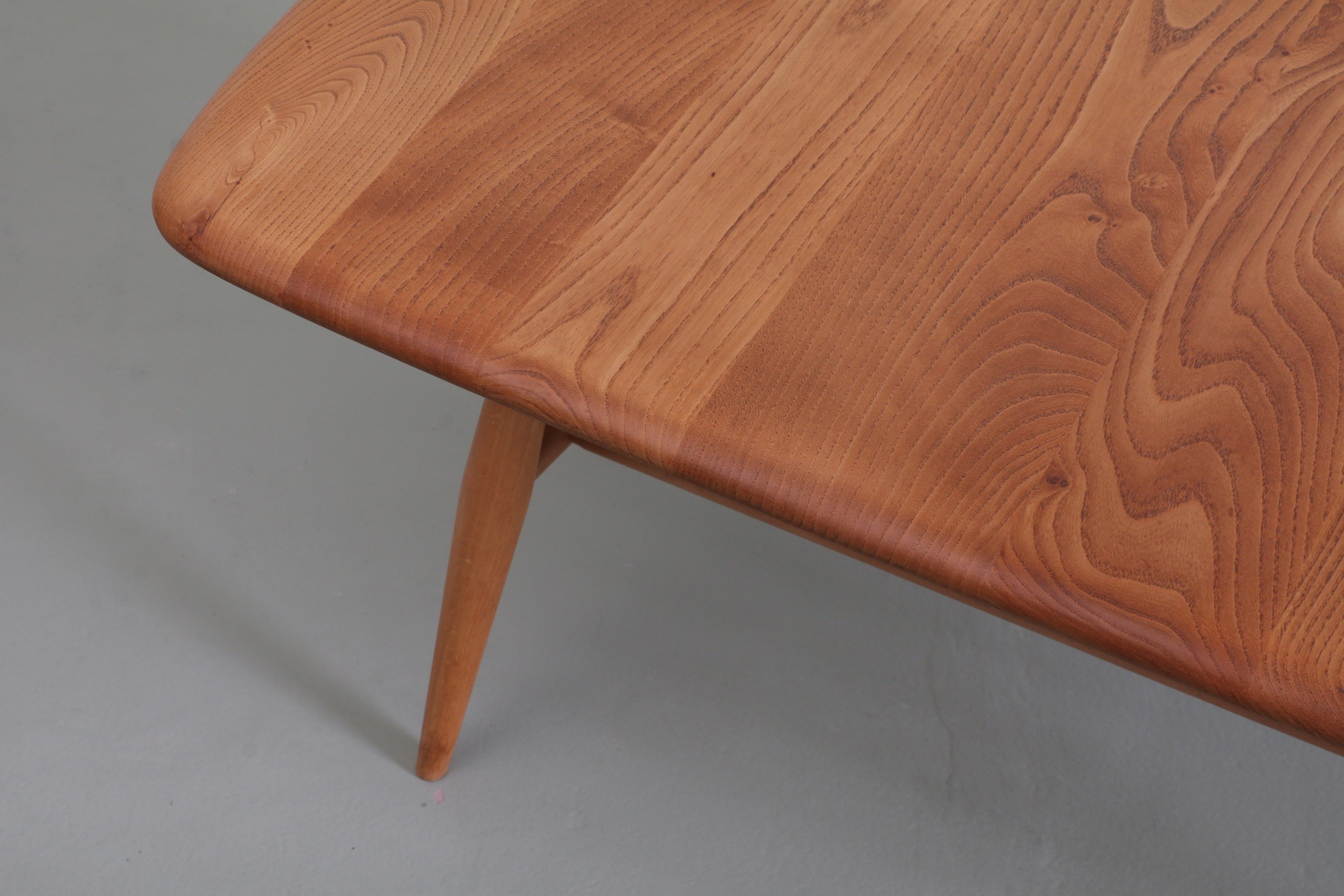 Meja makan Eros - Image 4