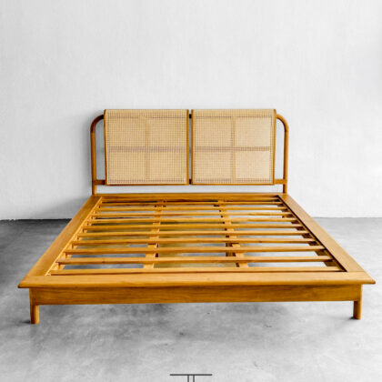 Tempat Tidur Catalina