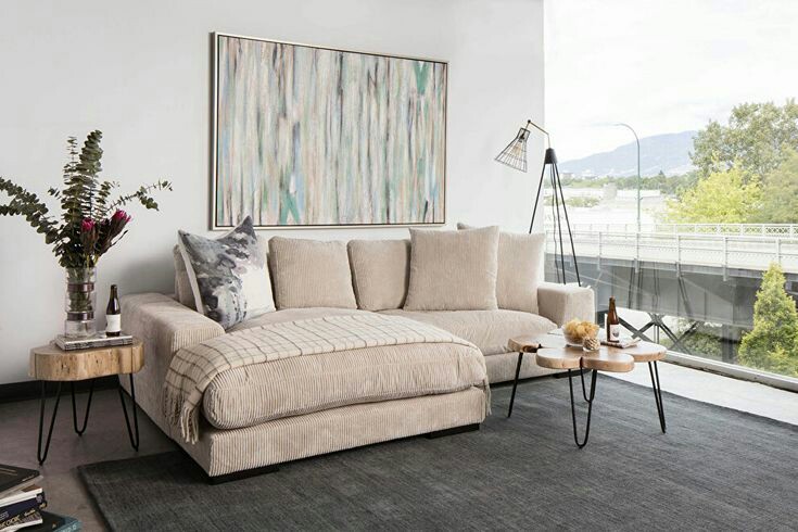 5 Ide Warna Sarung Sofa Kalem Bikin Ruang Tamu Nyaman dan Hangat