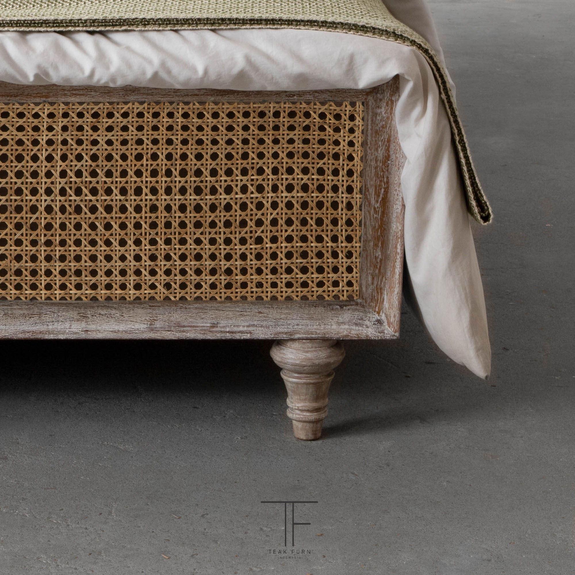 Tempat Tidur Rattan No Drawer - Image 3