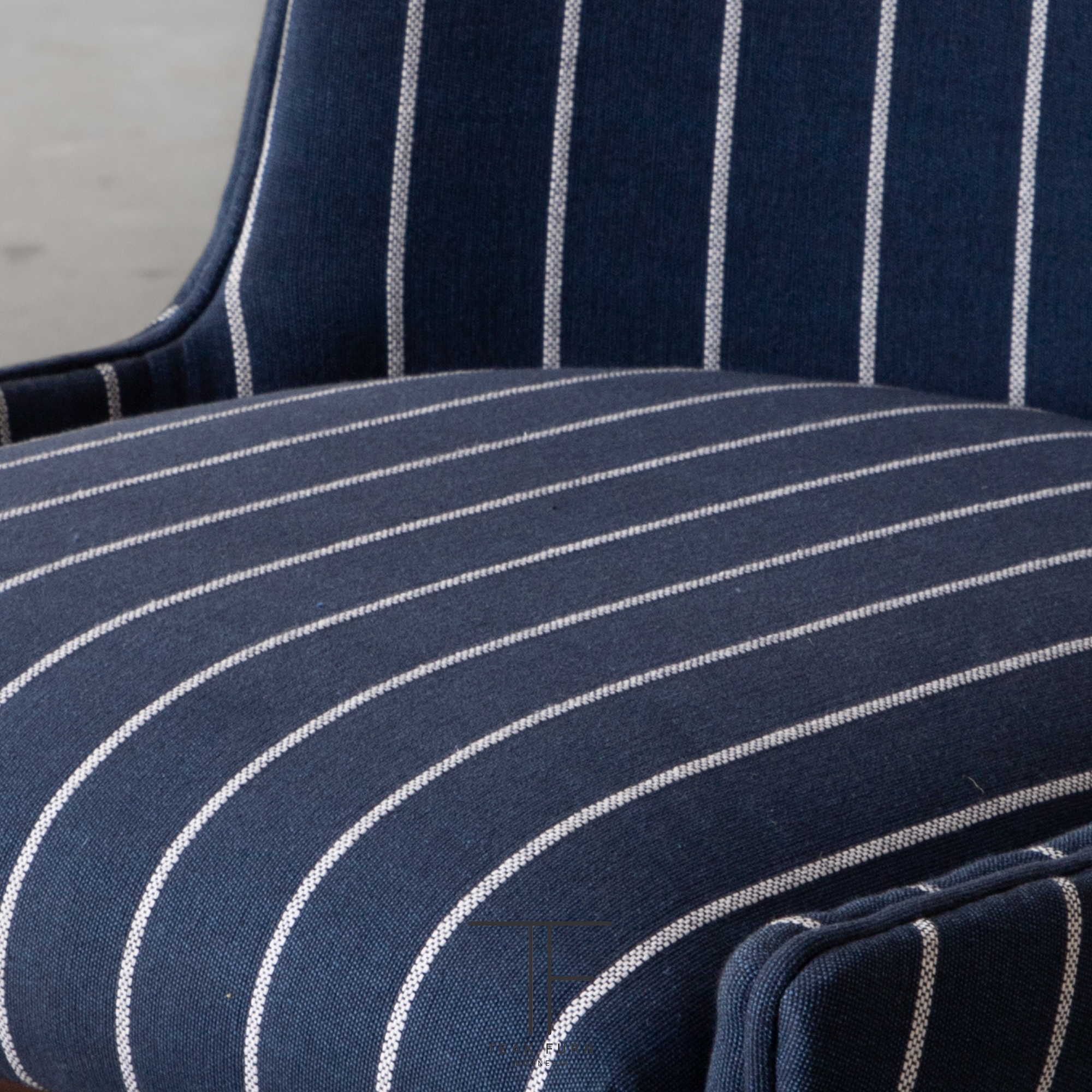 Kursi Makan Clifford Motif - Image 2