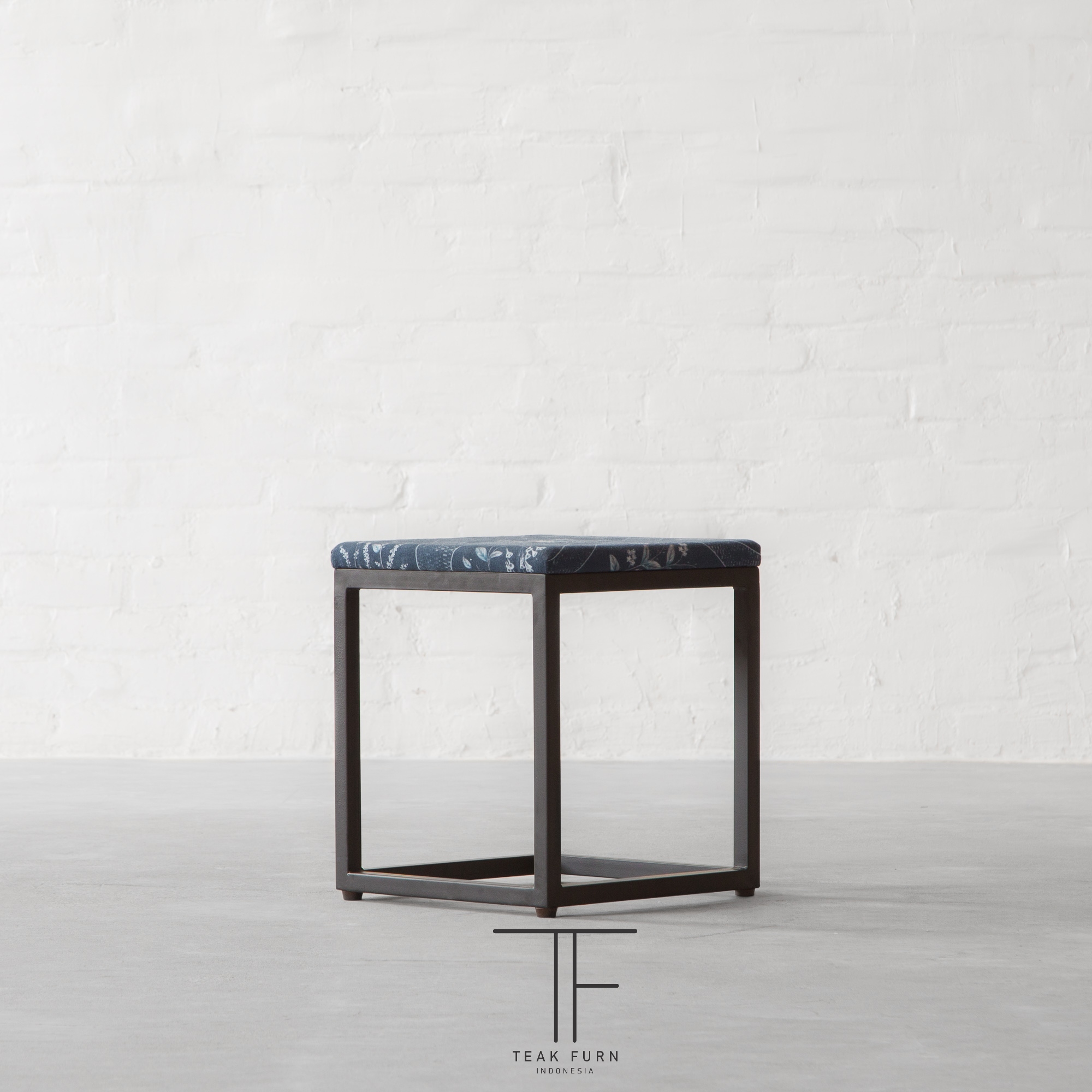 Meja Floyd - Image 6