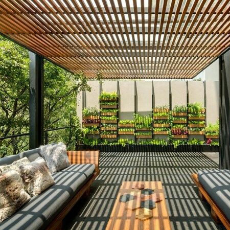 5 Desain Pergola Cantik Area Outdoor Cocok untuk Area Nongkrong