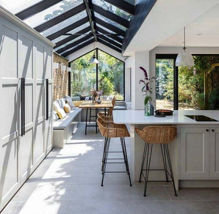 5 Ide Desain Interior dengan Model Atap Terbuka Estetik dan Atraktif