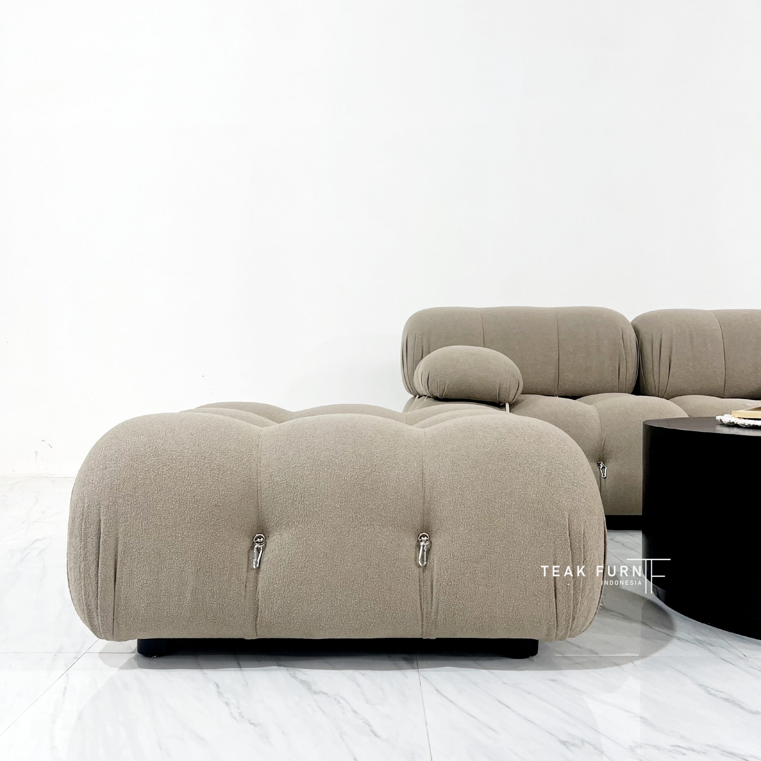 Sofa Georgy 2 Seater dan Ottoman