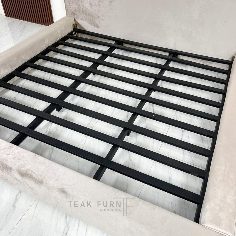 Tempat Tidur Clarisa