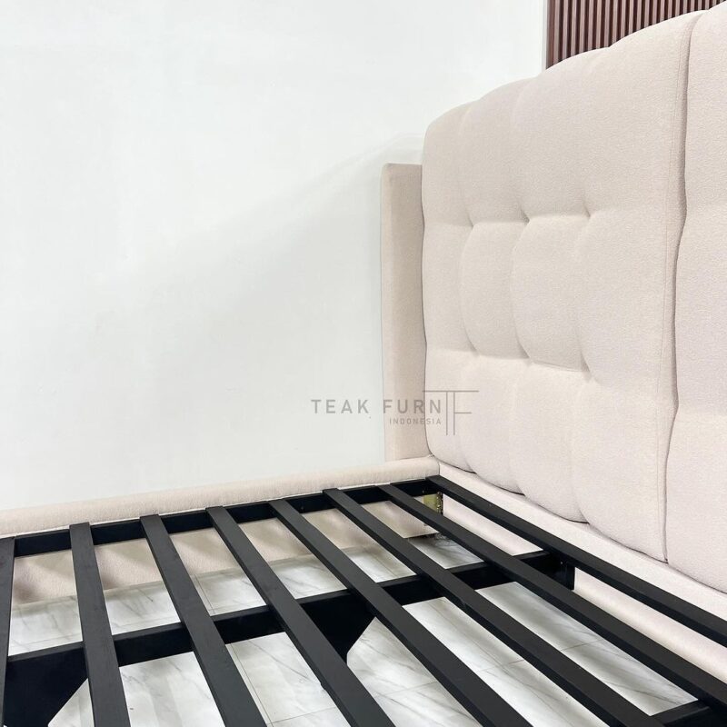 Tempat Tidur Geraldine