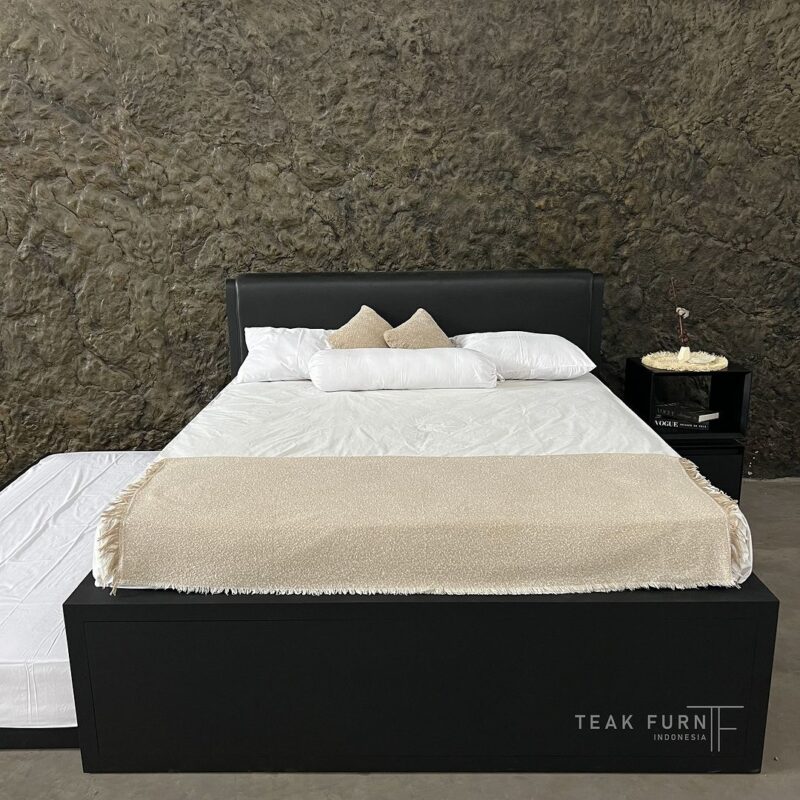 Tempat Tidur Garry