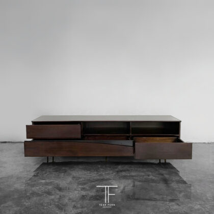 Teak Furniture vs. Other Wood Furniture: Which One is the Ultimate Choice for Durability and Style?
