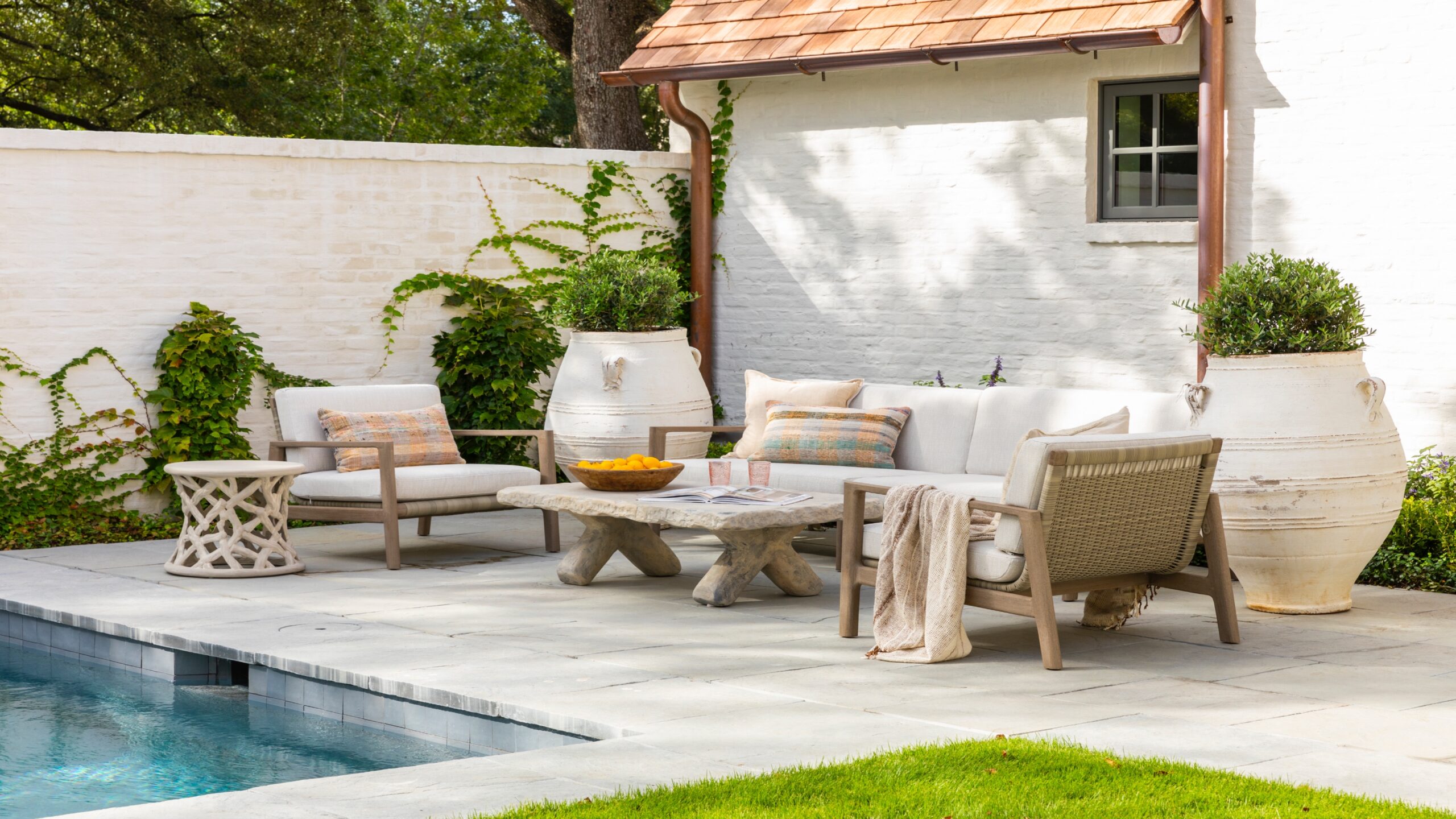 Choosing the Right Teak Furniture for Your Patio or Garden: 5 Comprehensive Guide
