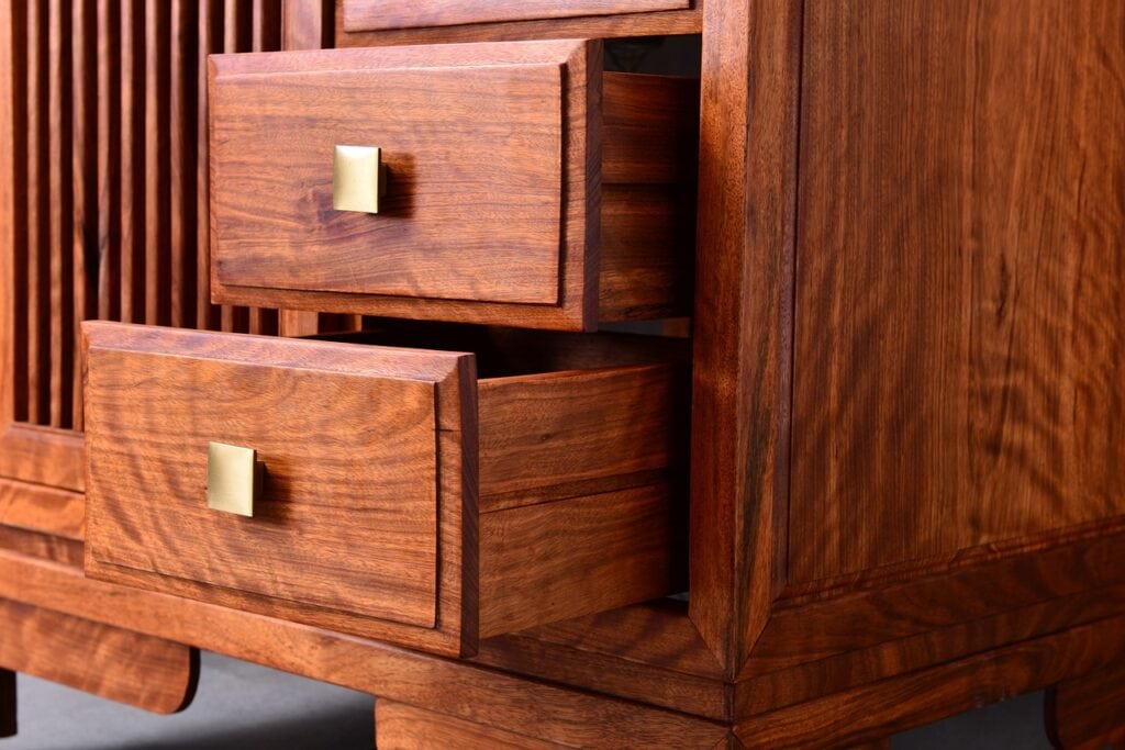 Teak Wood Furniture vs. Mahogany: Which Is the Perfect Choice for Your Home?