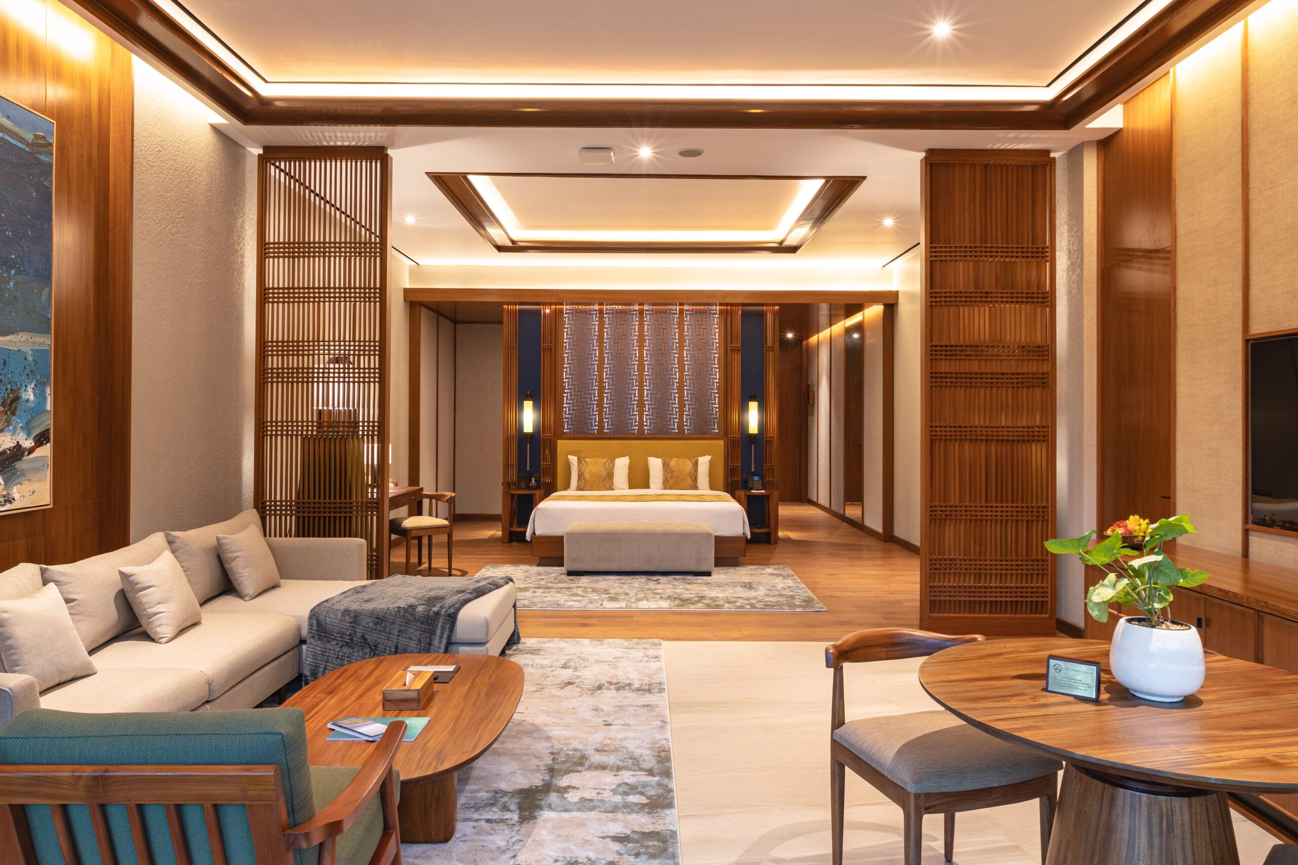 The Timeless Allure of Teak Furniture in Luxury Resorts